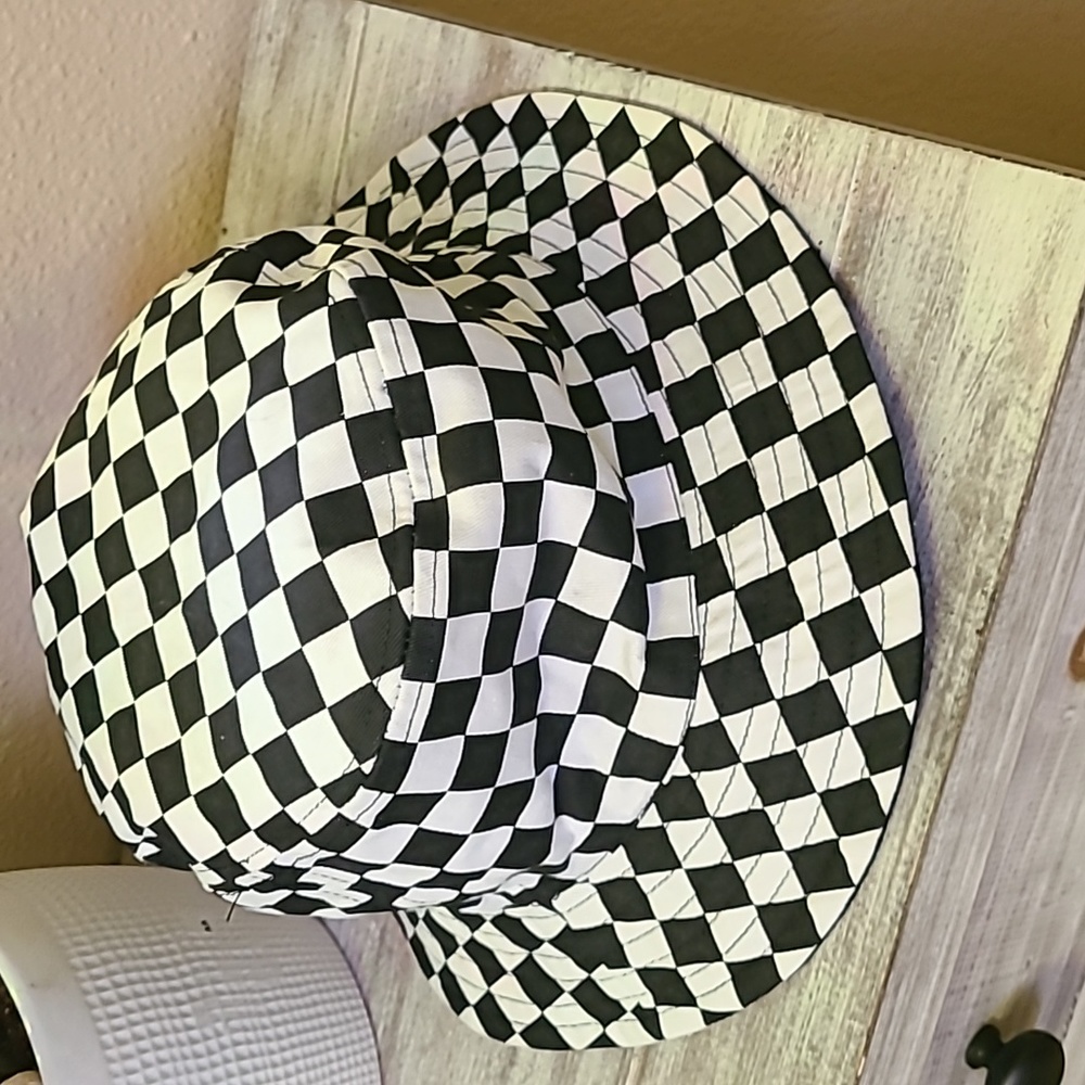 Checkered bucket hat